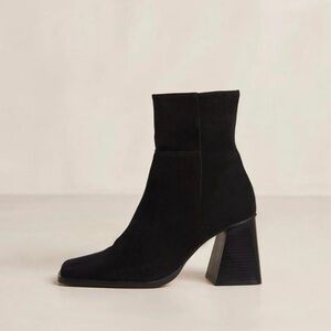 ALOHAS Black Ankle Boots